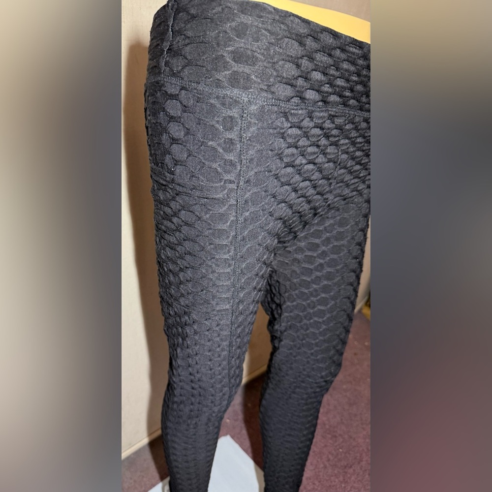 Elite Collection Leggings. Active Stretch Comfort . Side pockets. Sz. L